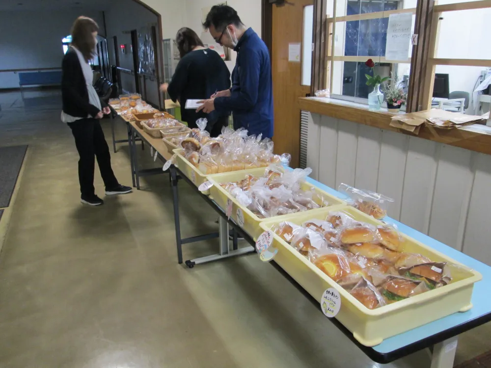 パンの販売会、試行中です_2